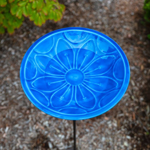 12" Lolly Embossed Birdbaths with Garden Stake