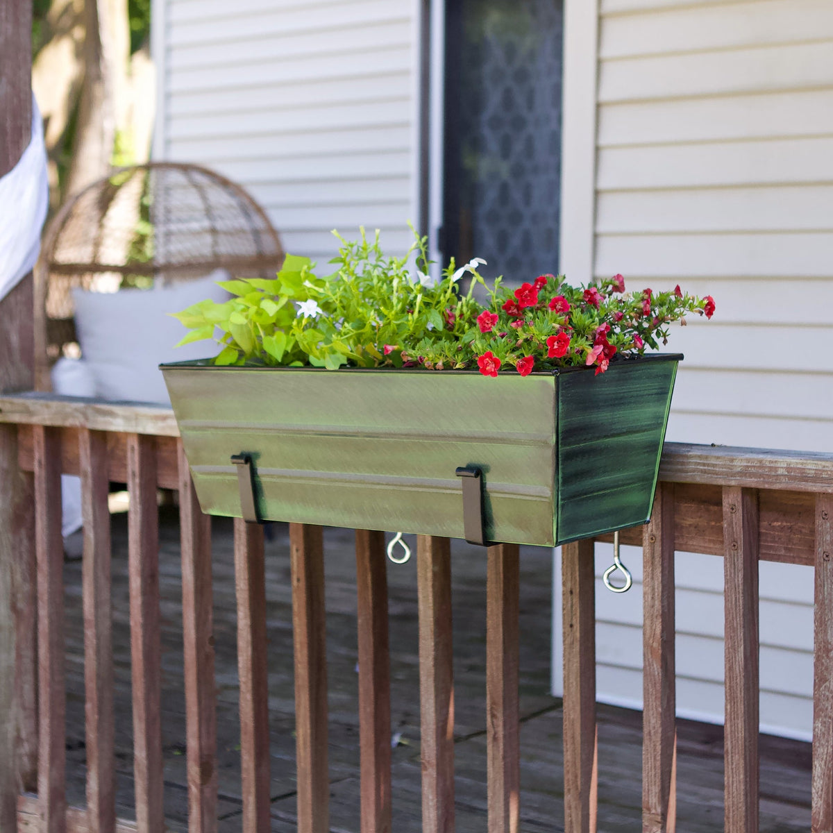 Bloom Box Garden Growing Kit, Medium Green with Clamp-On Brackets Flower Box Brackets