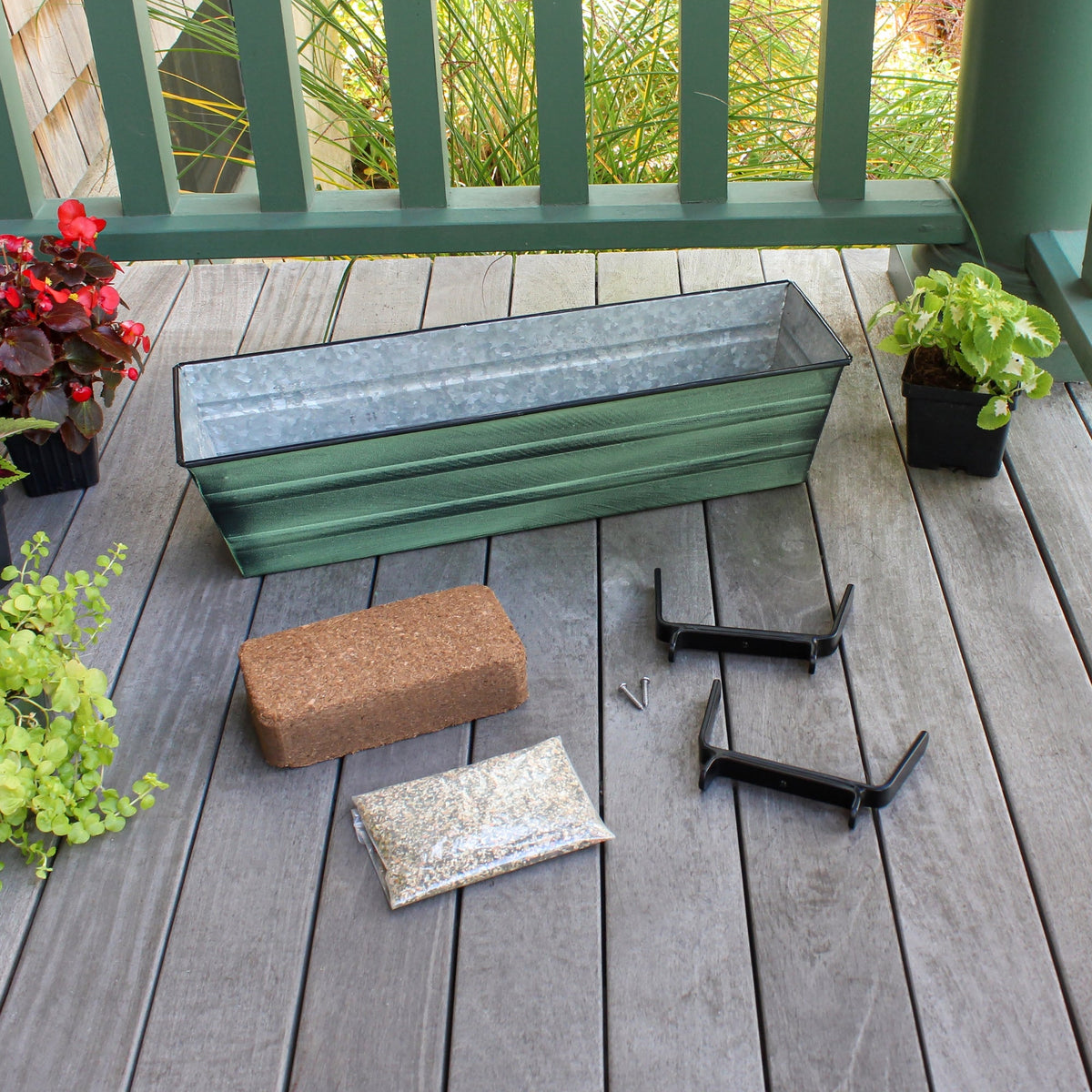 Bloom Box Garden Growing Kit, Small Green with Brackets for 2 x 4 Railings Flower Box Brackets