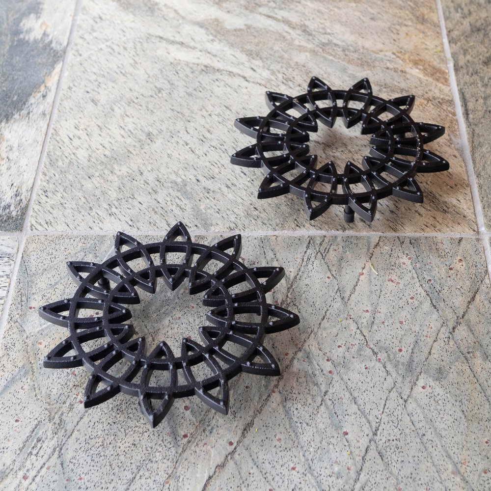 Wrought Iron Trivets – Decorative and Functional Plant &amp; Kitchen Accessories O-Hook Railing Pole