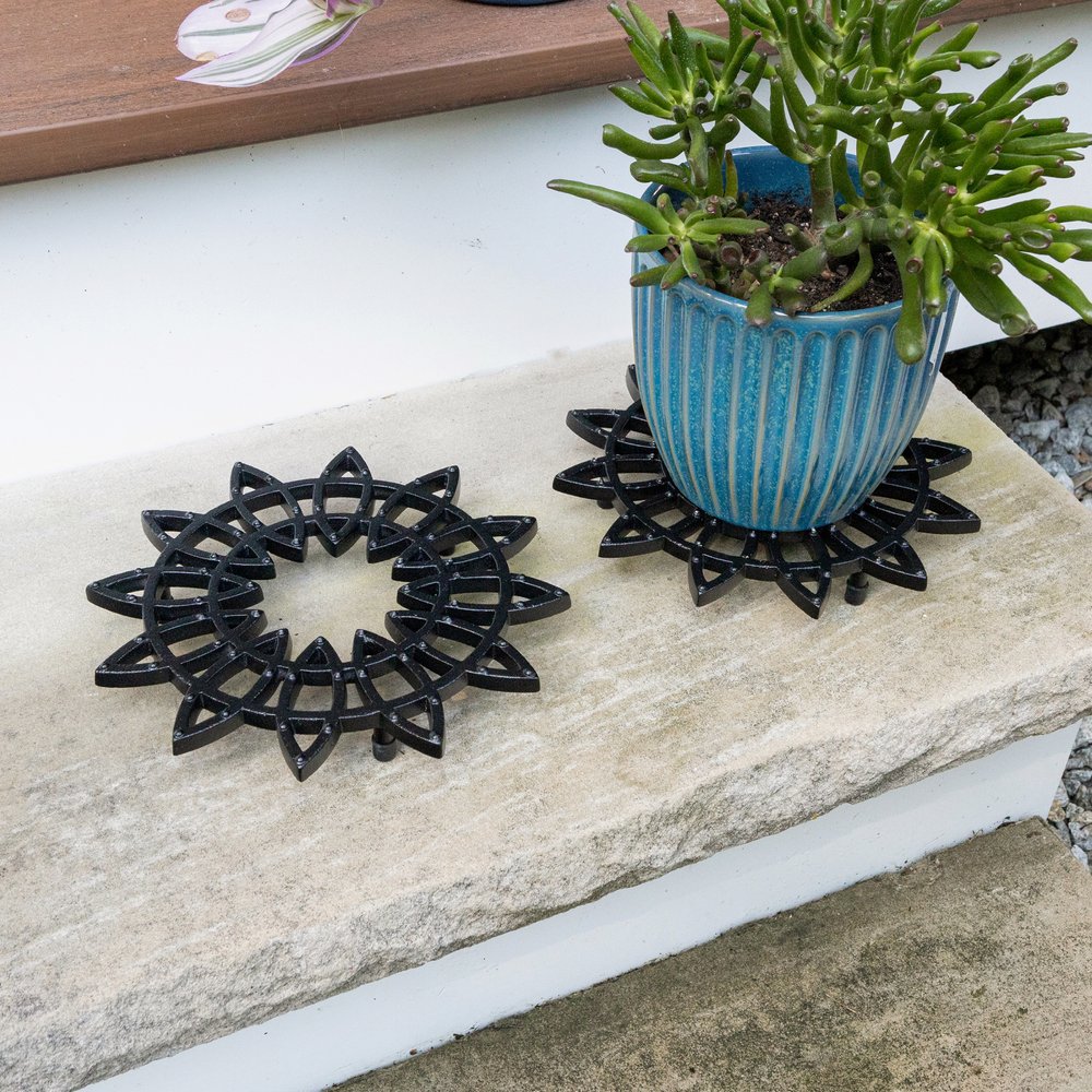 Wrought Iron Trivets – Decorative and Functional Plant &amp; Kitchen Accessories O-Hook Railing Pole