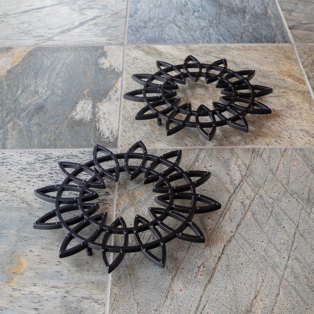 Wrought Iron Trivets – Decorative and Functional Plant &amp; Kitchen Accessories O-Hook Railing Pole